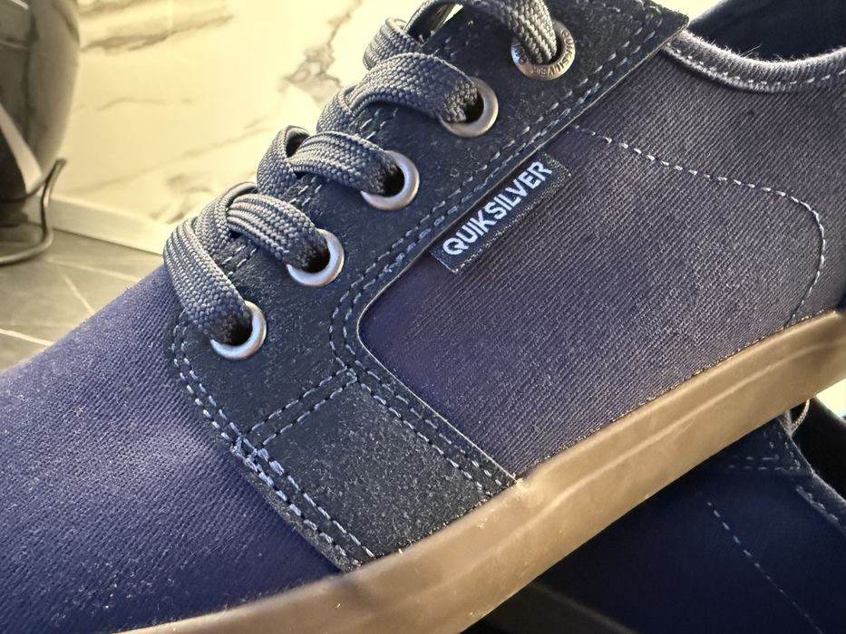Продавам кецове Quik Silver /41 номер