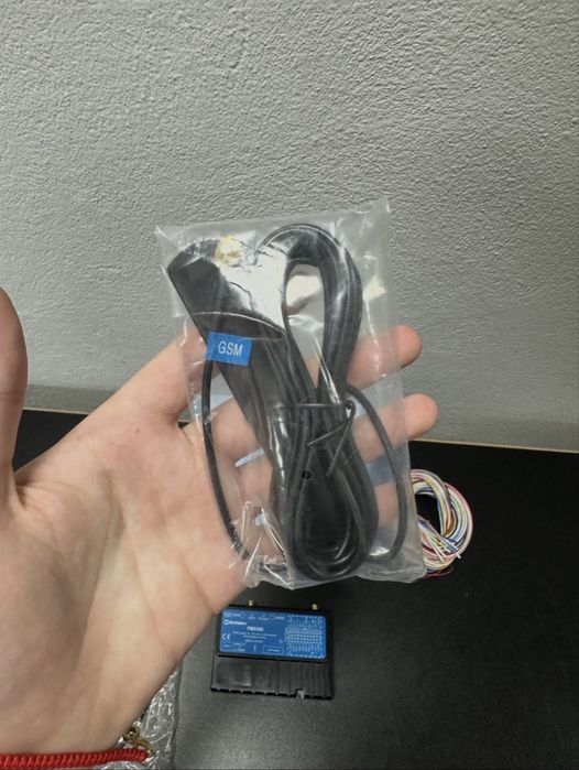 GPS трекер Teltonika FM5300