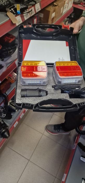 Set lampi remorca LED 12-24V cu magnet si control wireless pret 480 si