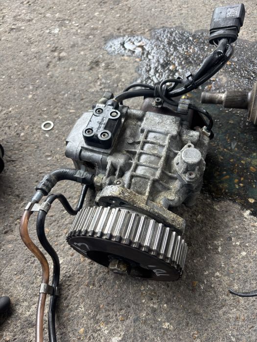 Audi A3 VW Golf Двигател скоростна кутия турбина стартер