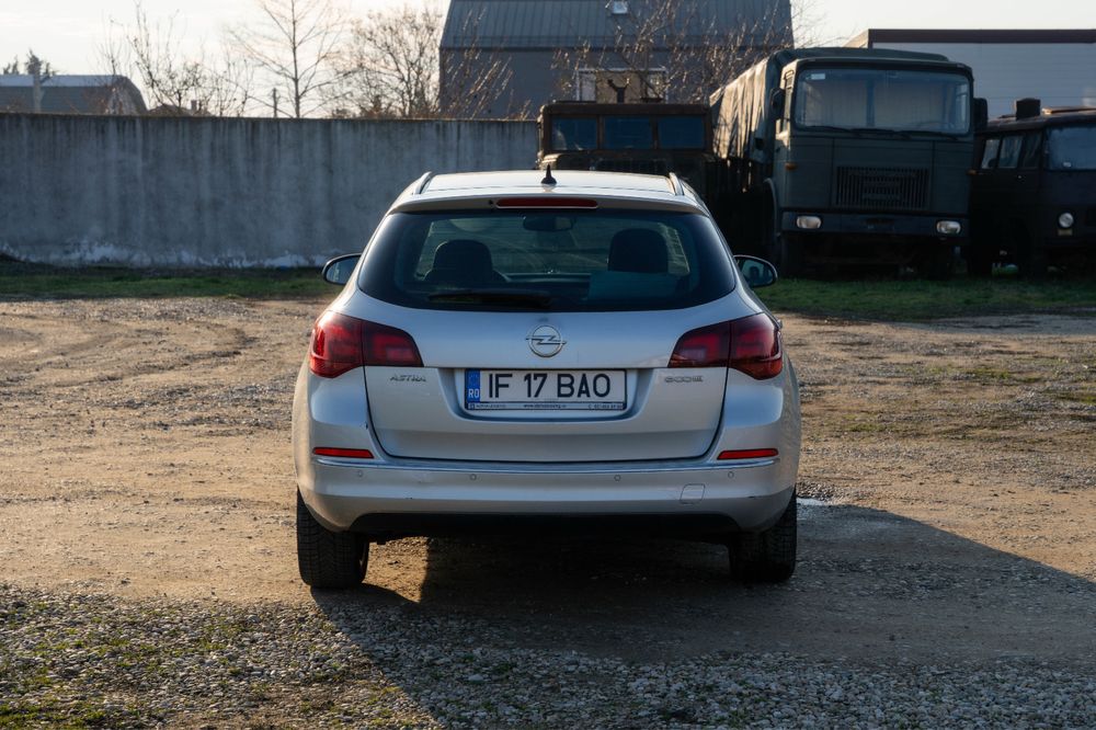 Opel Astra J Sport Tourer Euro6