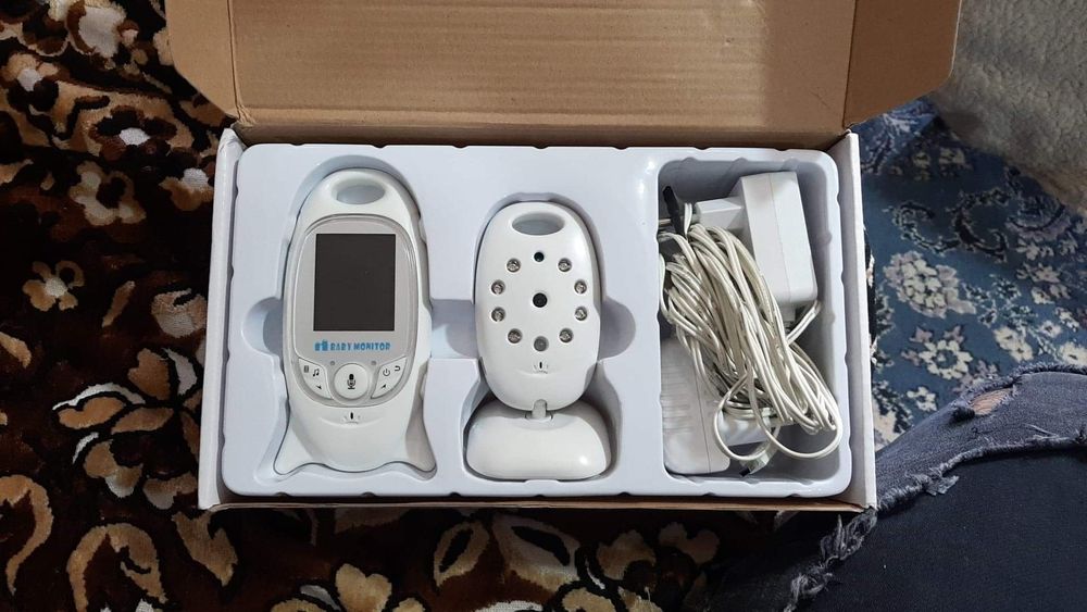 Vand sau schimb  videomonitor bebe vechime 3 ani