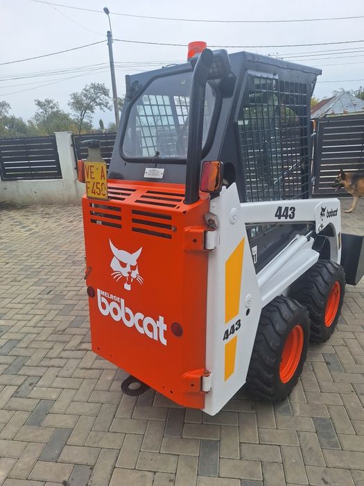 Miniincarcator bobcat 443