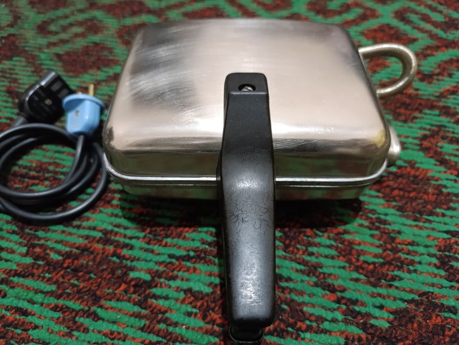 Вафельница СССР для дома и домашных выпечки.