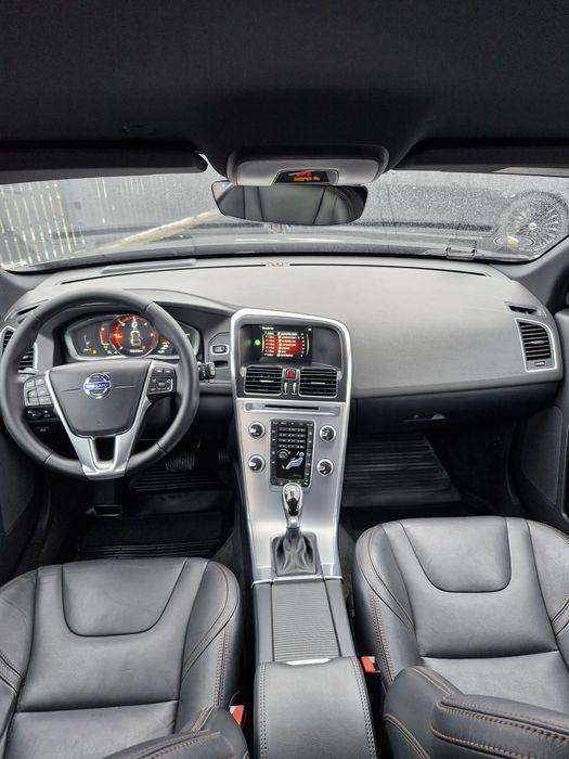 Volvo xc 60 ,190cp,full an 2017