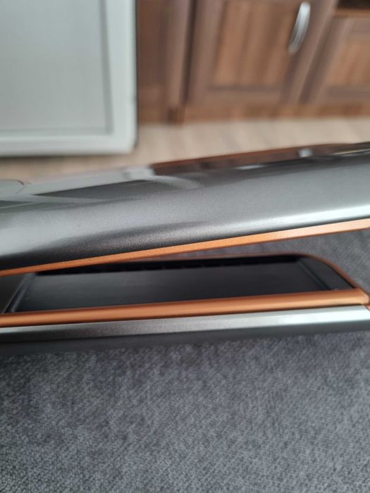 Dyson airstrait HT01