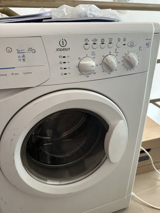 Прадавам пералня със сушилня Indezit WIDL 106