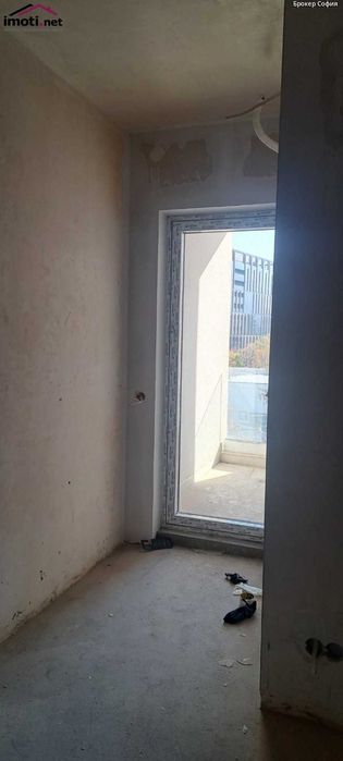 Тристаен апартамент до Парадайс мол