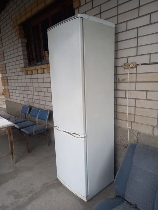 Холодильник  40000