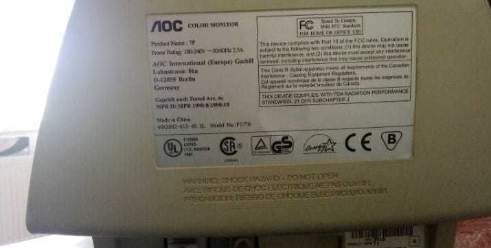 Monitor CRT 17" 7F A0C Germania Gmbh Gaming / Windows 98 - functional
