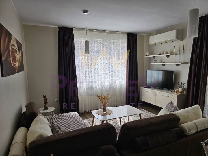 Продава се Тристаен апартамент в Бургас, Сарафово - 110 кв.м за 2200 €/кв.м - Снимка #2