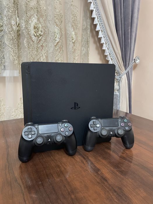 Playstation 4 slim
