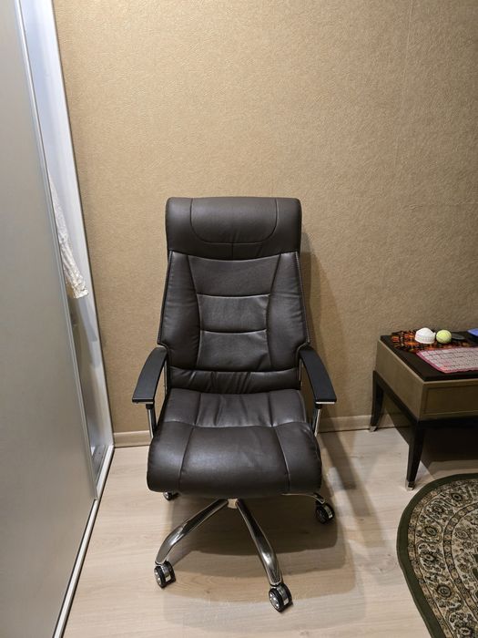 Кресло офисное б/у