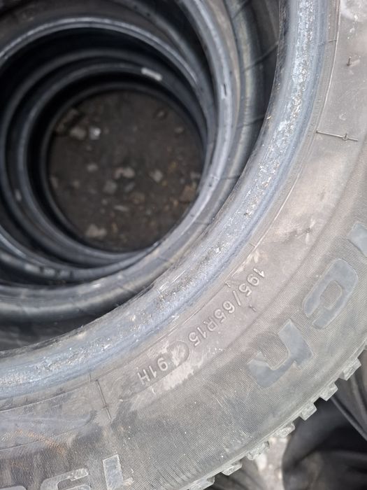 Vand set 4  anvelope 195 65 15 BFO de iarna bune