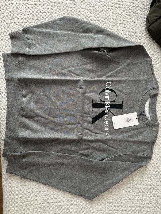 Pulover Calvin Klein L/M nou