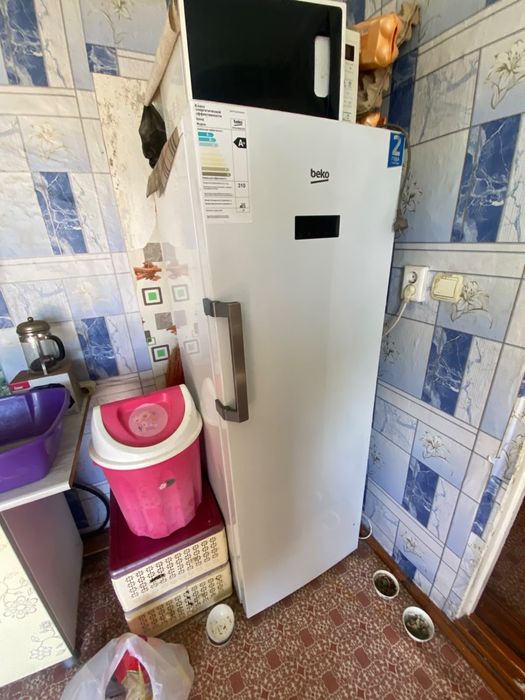 Вертикальная морозилка BEKO