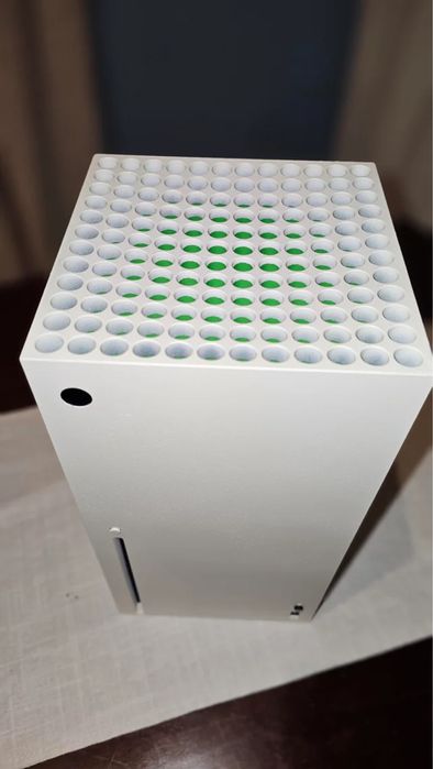 В отличном состоянии Xbox series X