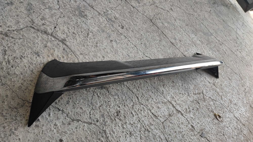 Крило пета врата трети стоп Peugeot 2008 хром спойлер багажник