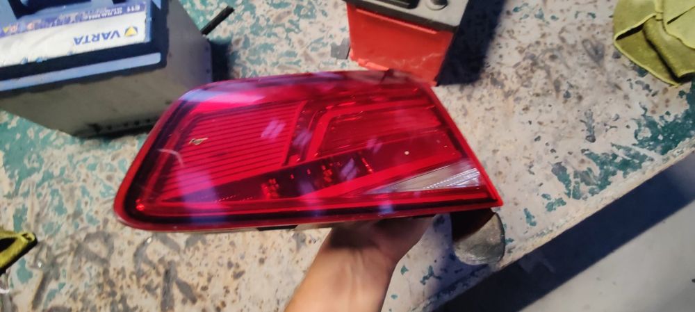 Tripla dreapta portbagaj Volkswagen passat b8