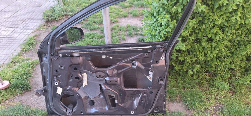 Врата предна дясна  audi a4 b7  ауди а4 б7