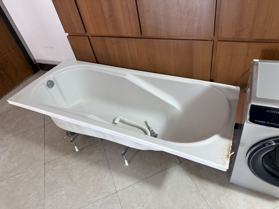 Продам Ванну, самовывоз.