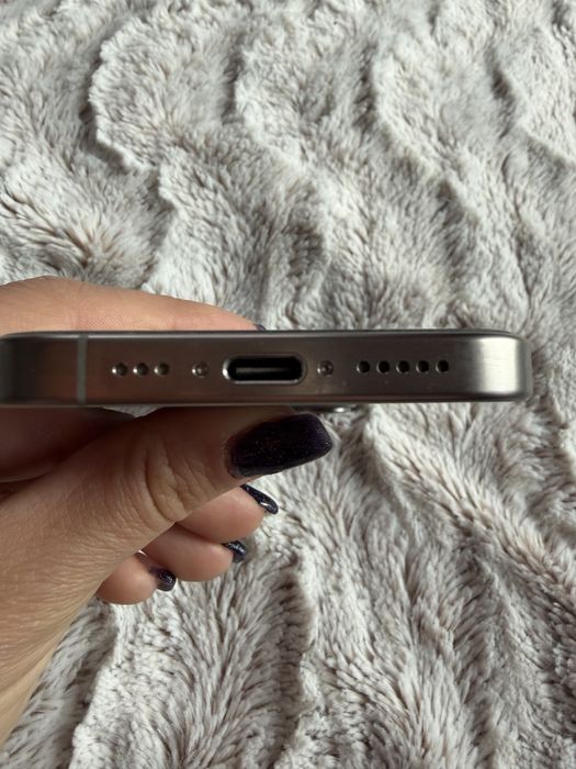 Iphone 15 pro запазен