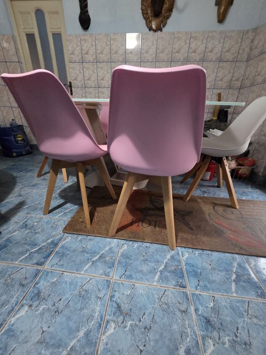 Masă cu 6 scaune 800lei