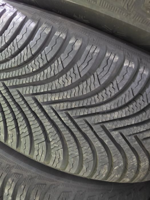 4 бр зимни 215/60/17 Michelin alpine 5