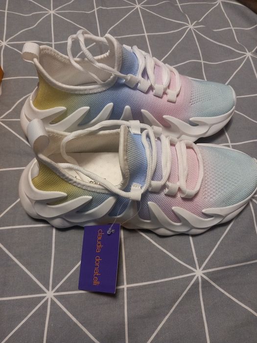 Adidași damă noi