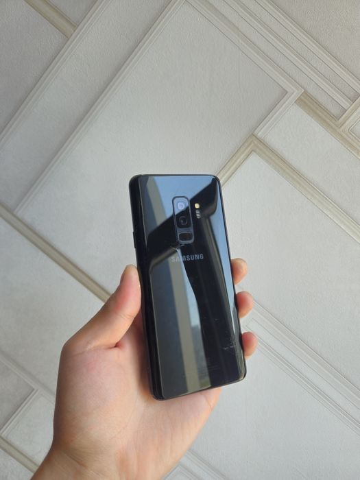 Samsung S9+ Отличный