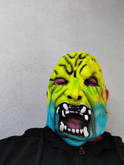 Латексови маски и други