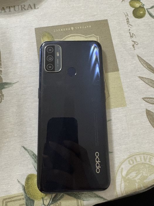 продаю телефон oppo A31 торг есть