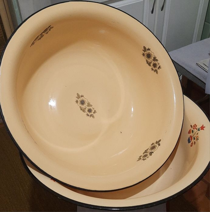 Продам советские эмалированые тазы