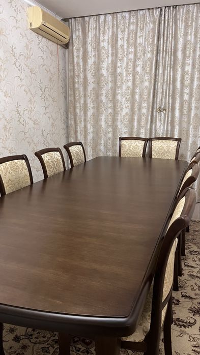 Стол со стульями