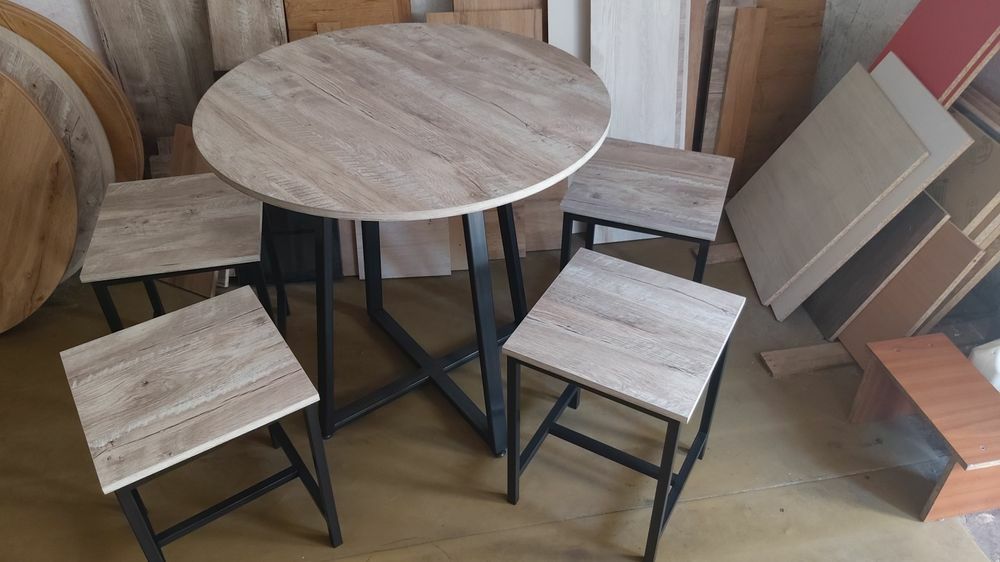 Табуретки, каркас из металического профиля 20х20