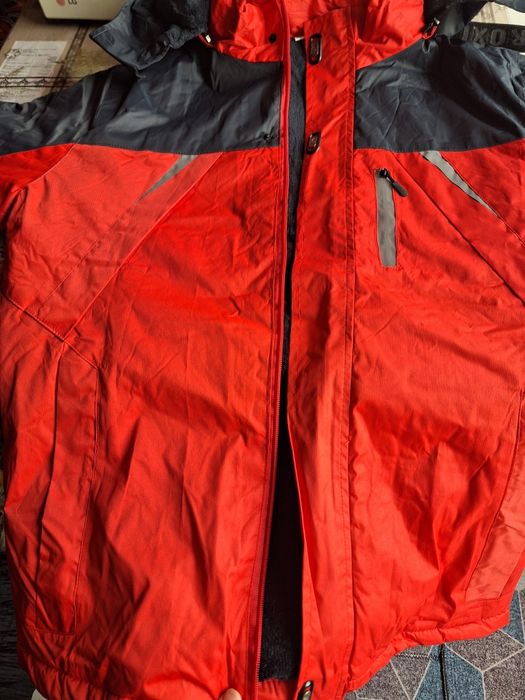 Продам куртку тёплую.