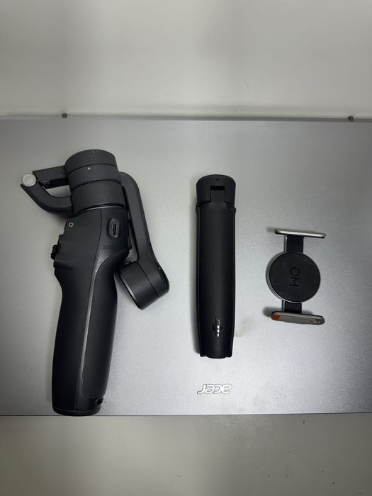 Продаю стабилизатор DJI OSMO MOBILE 6