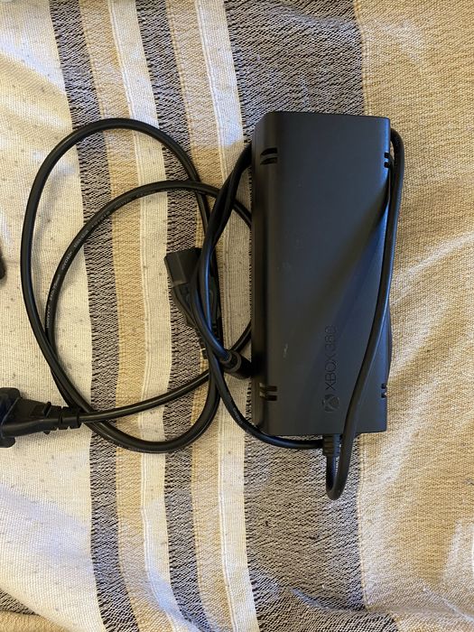 Xbox 360 вместе с киннектом