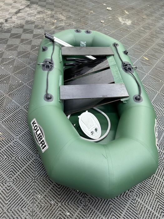 Продам лодку Kolibri