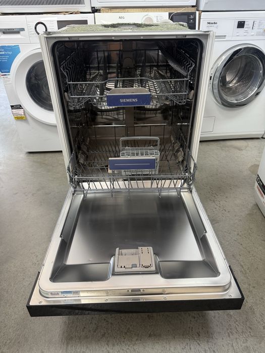 Съдомиялна машина за полу вграждане Siemens Iq500 60 см