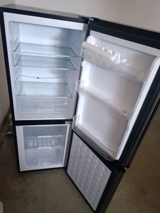 Холодильник фирмы Leadbros