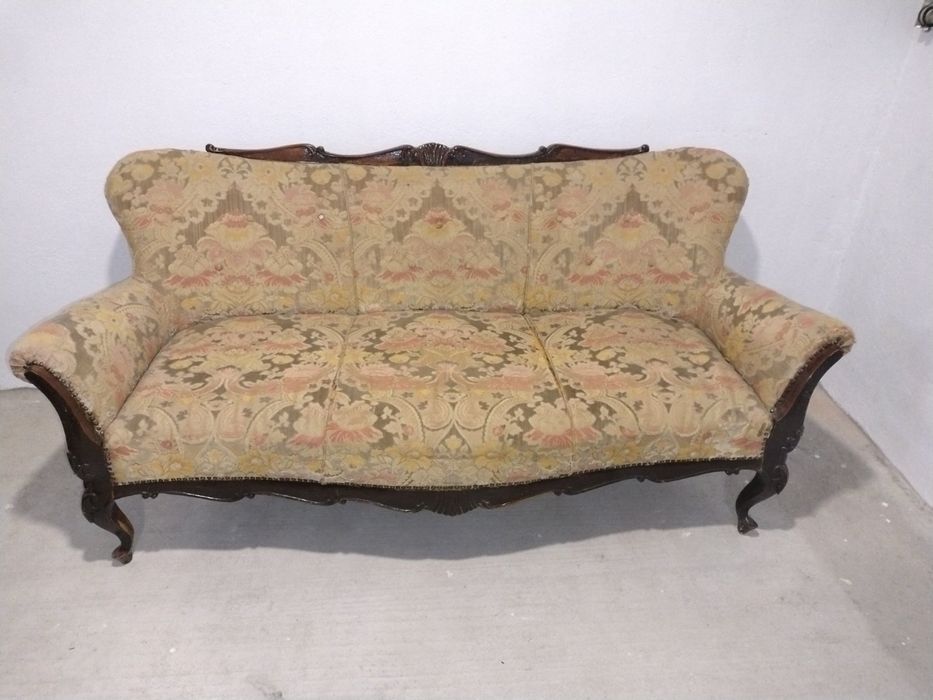 Красив ретро диван