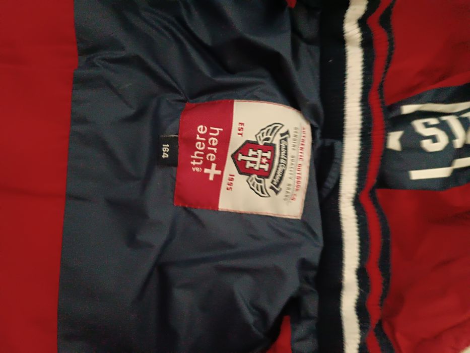 Geacă fis groasa cu vatelina la interior marca here+there mărimea 164.