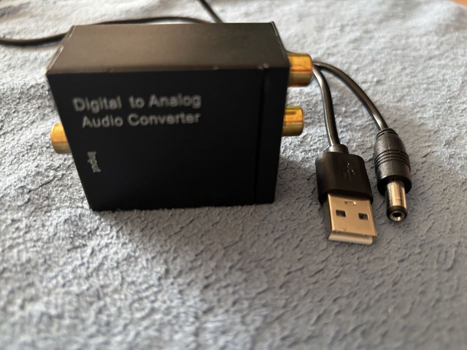 Convertor Audio Digital-Analogic Toslink-RCA EV4137, ca nou