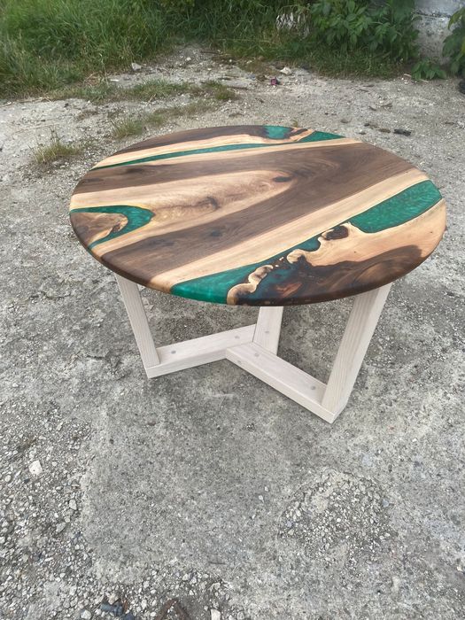 Vand masa de cafea lemn de nuc si rasina epoxidica