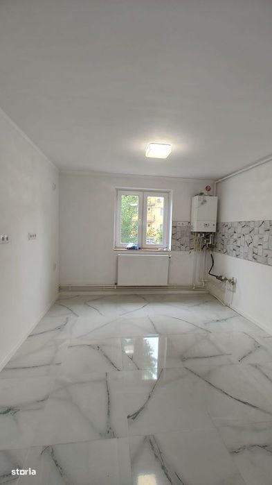Vând apartament 2 camere,modificat în decomandat, etajul 1, Gojdu — fotografia 1