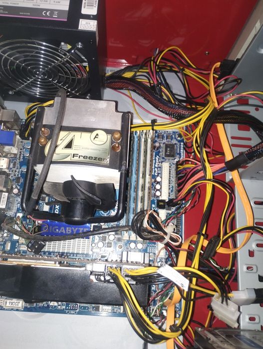 Vând unitate pc gaming low-medium