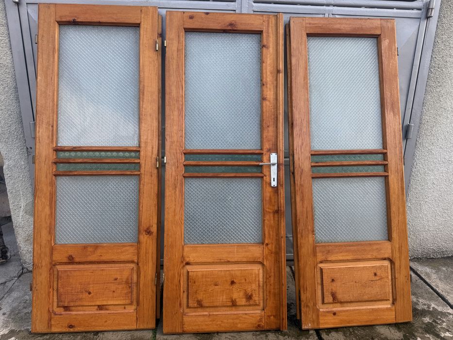 Ușă în 3 părți cu toc de stejar