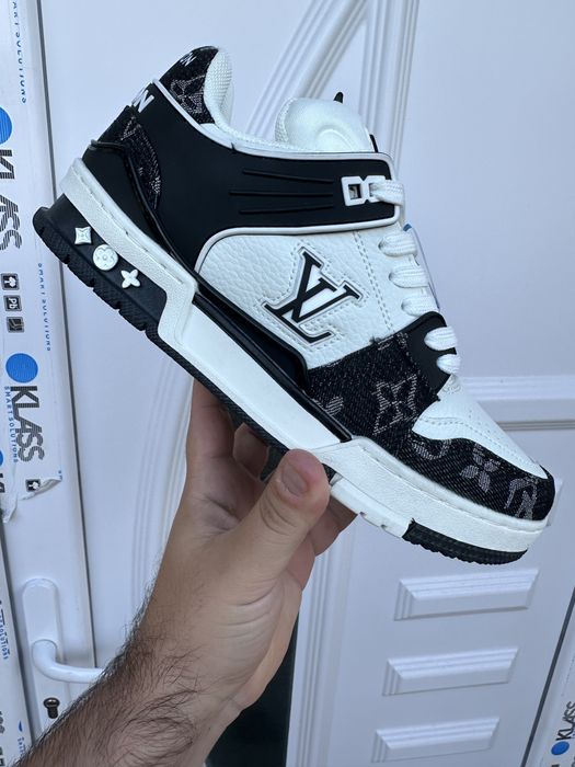 Louis Vuitton marimea 42