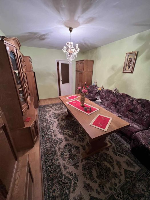 Vand apartament ( CITITI DESCRIEREA )